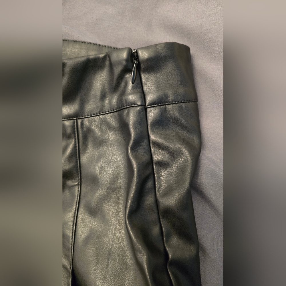 NWT Fashion Nova Vintage Demi Faux Leather Mini Skirt with shorts underneath - Picture 5 of 8